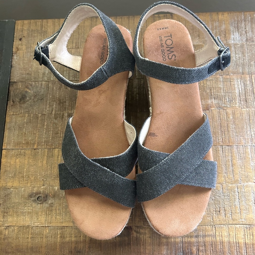 TOMS Women's Charcoal Cross-Strap Sandals